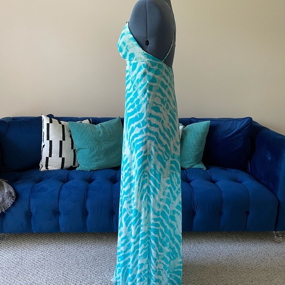 Guess Maxi Dress - Picture 2 of 4